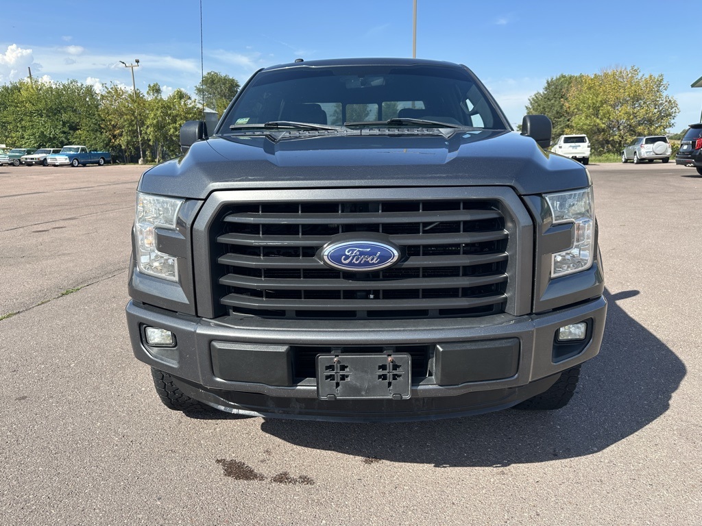 2016 Ford F-150 XLT photo 28