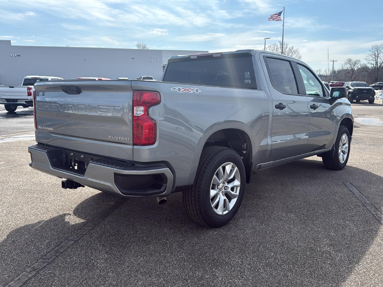 2025 Chevrolet Silverado 1500 Custom photo 16