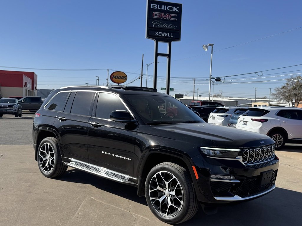 2023 Jeep Grand Cherokee Summit Reserve's photo