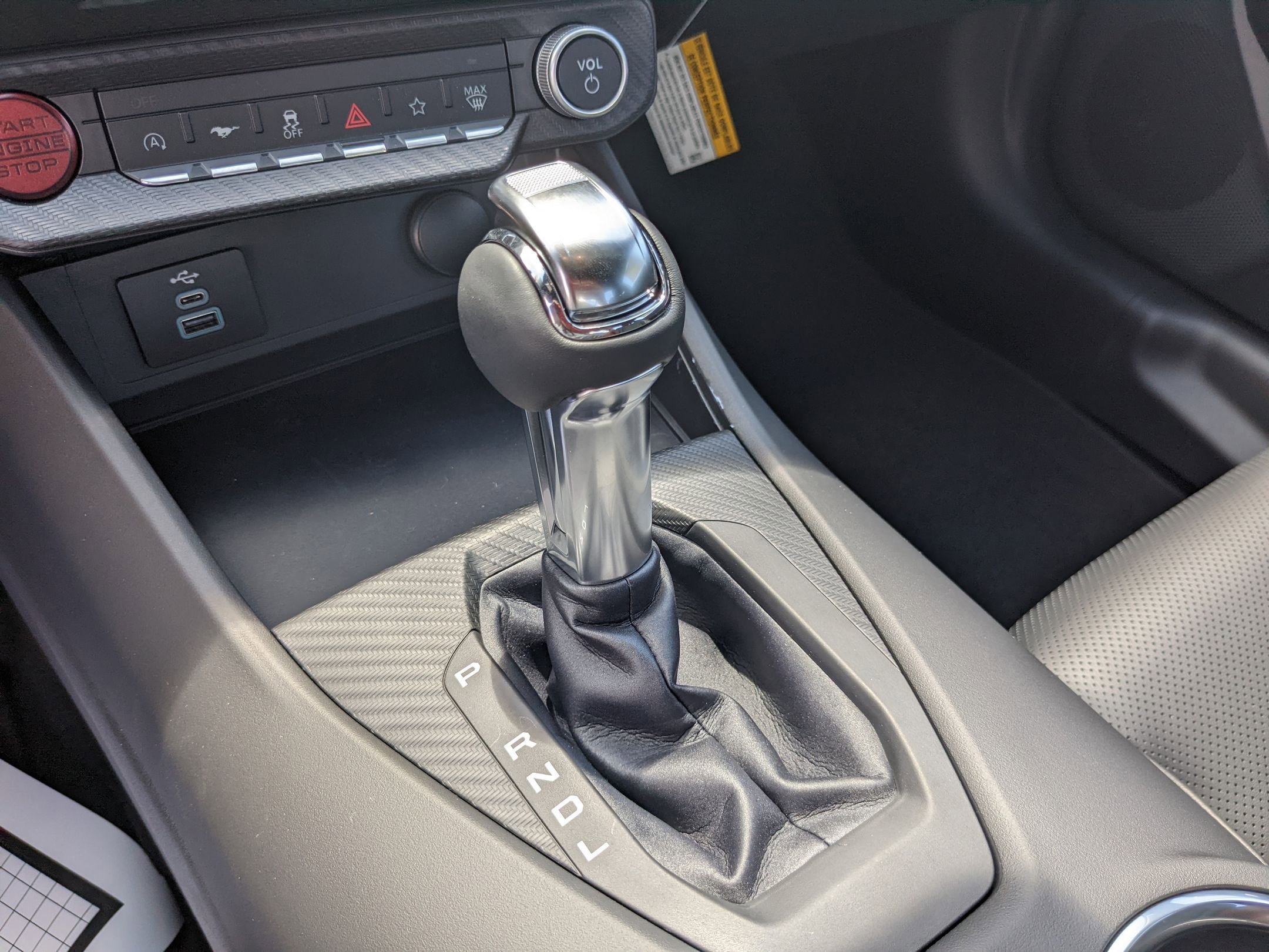 2025 Ford Mustang EcoBoost Premium photo 19