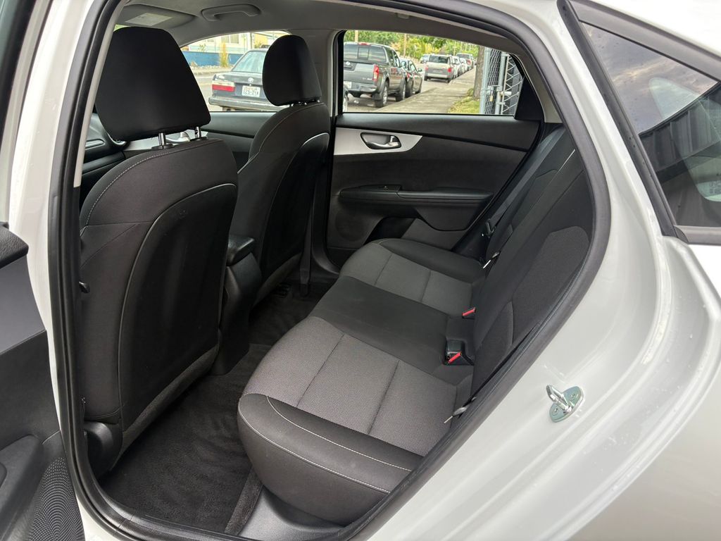 2023 Kia Forte LXS photo 25