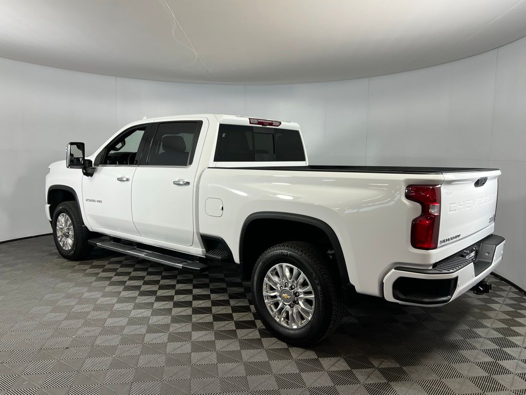 2023 Chevrolet Silverado 2500HD High Country photo 4