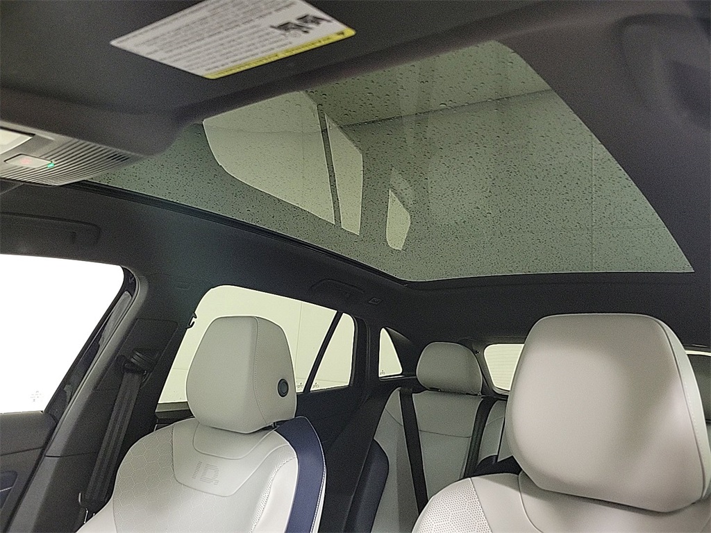 2024 VOLKSWAGEN ID.4 - Image 12