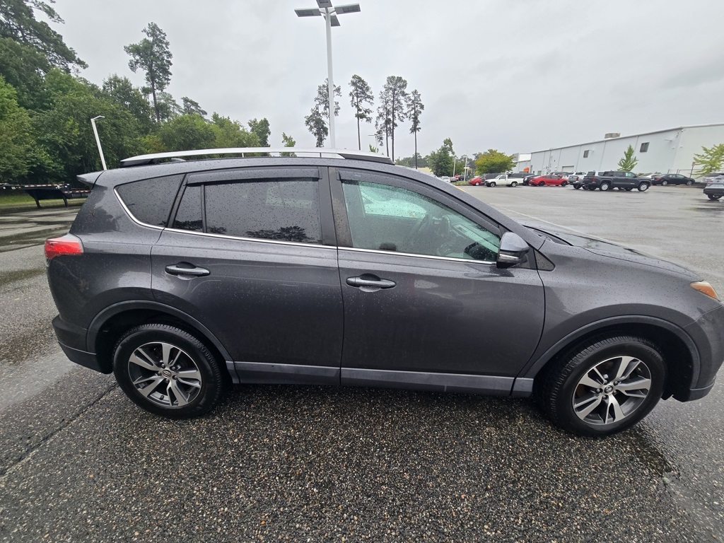 2018 Toyota RAV4 XLE photo 4