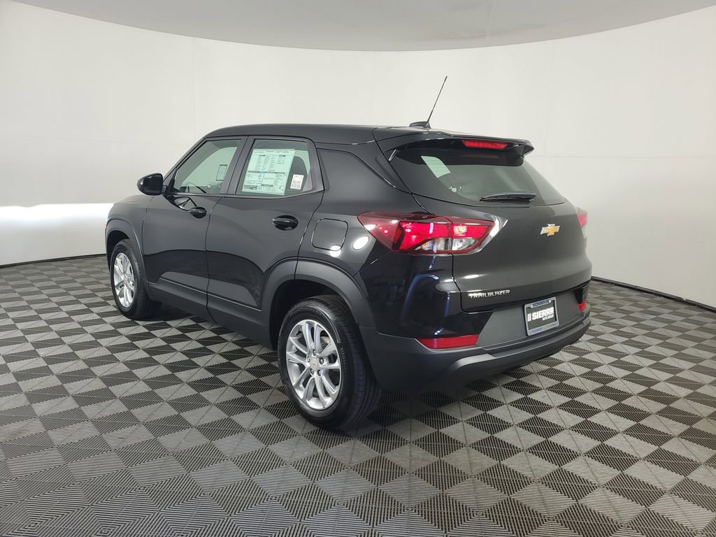 2026 Chevrolet Trailblazer LS photo 4