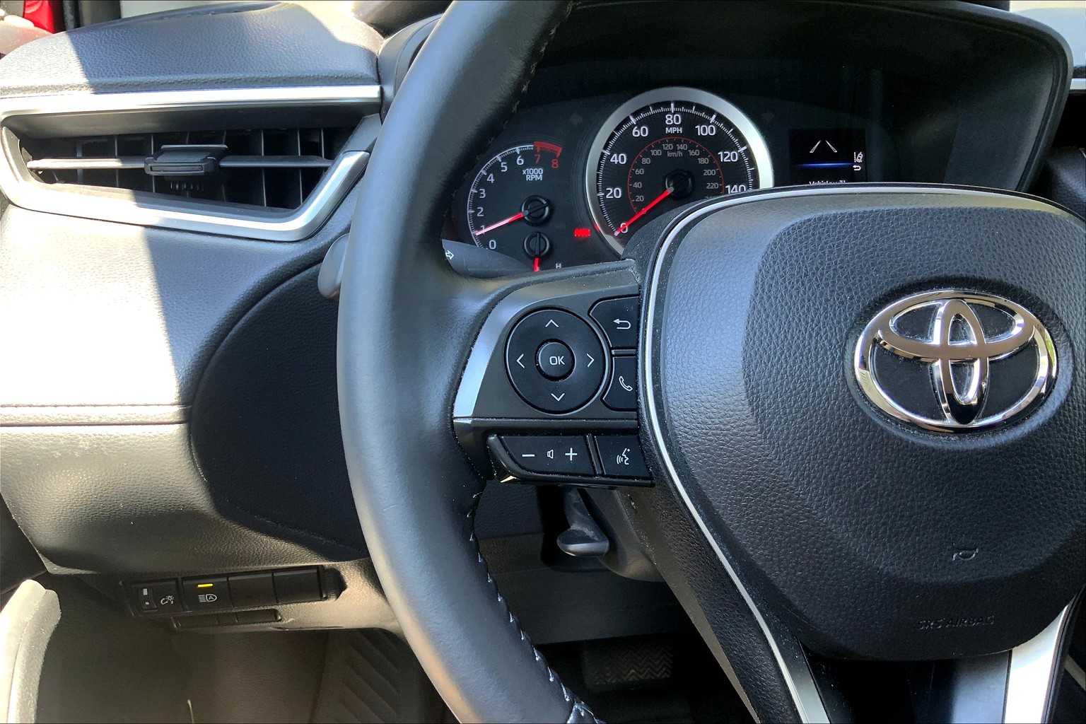 2022 Toyota Corolla Cross LE photo 20