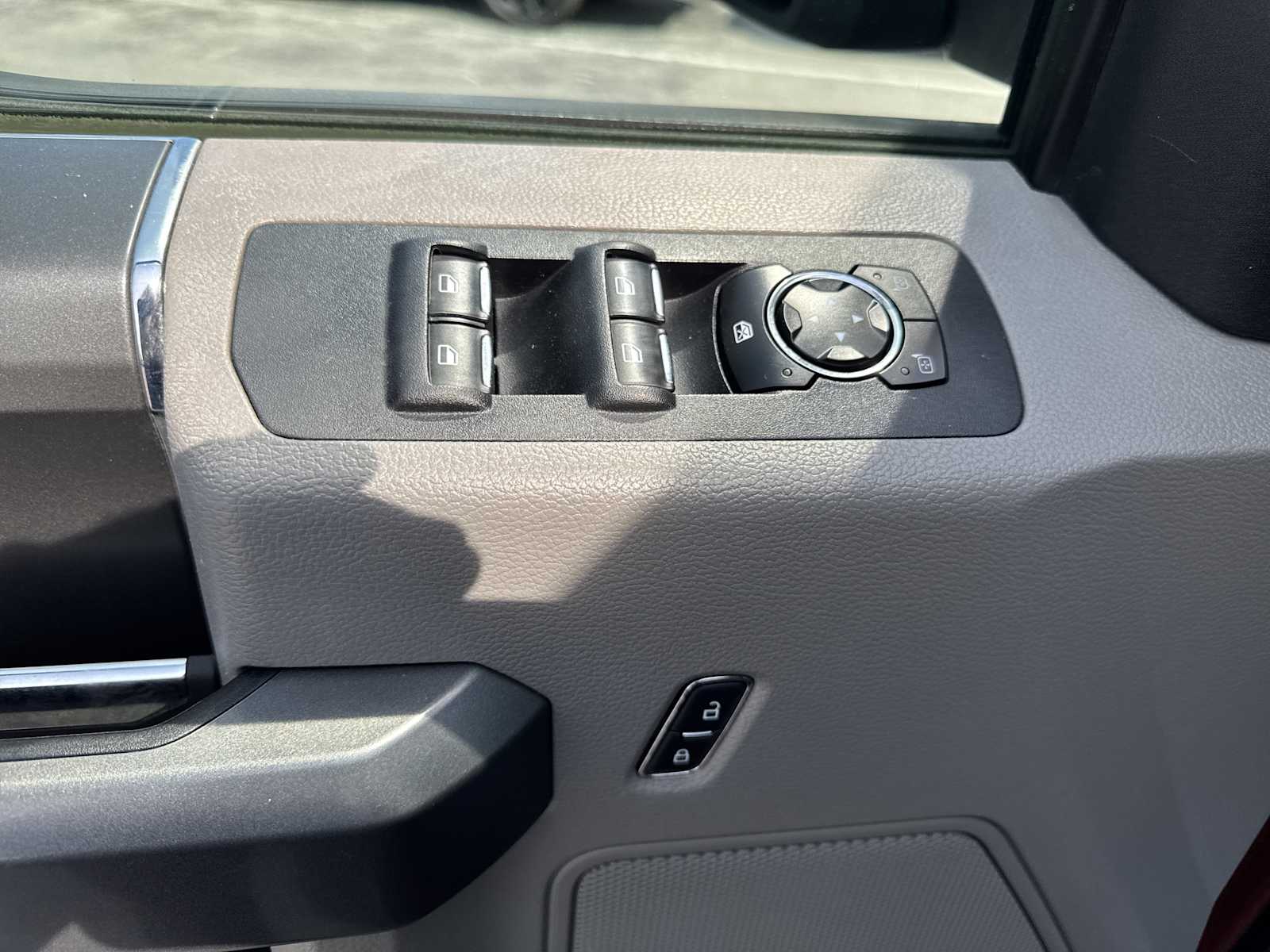 2016 Ford F-150 XLT photo 19