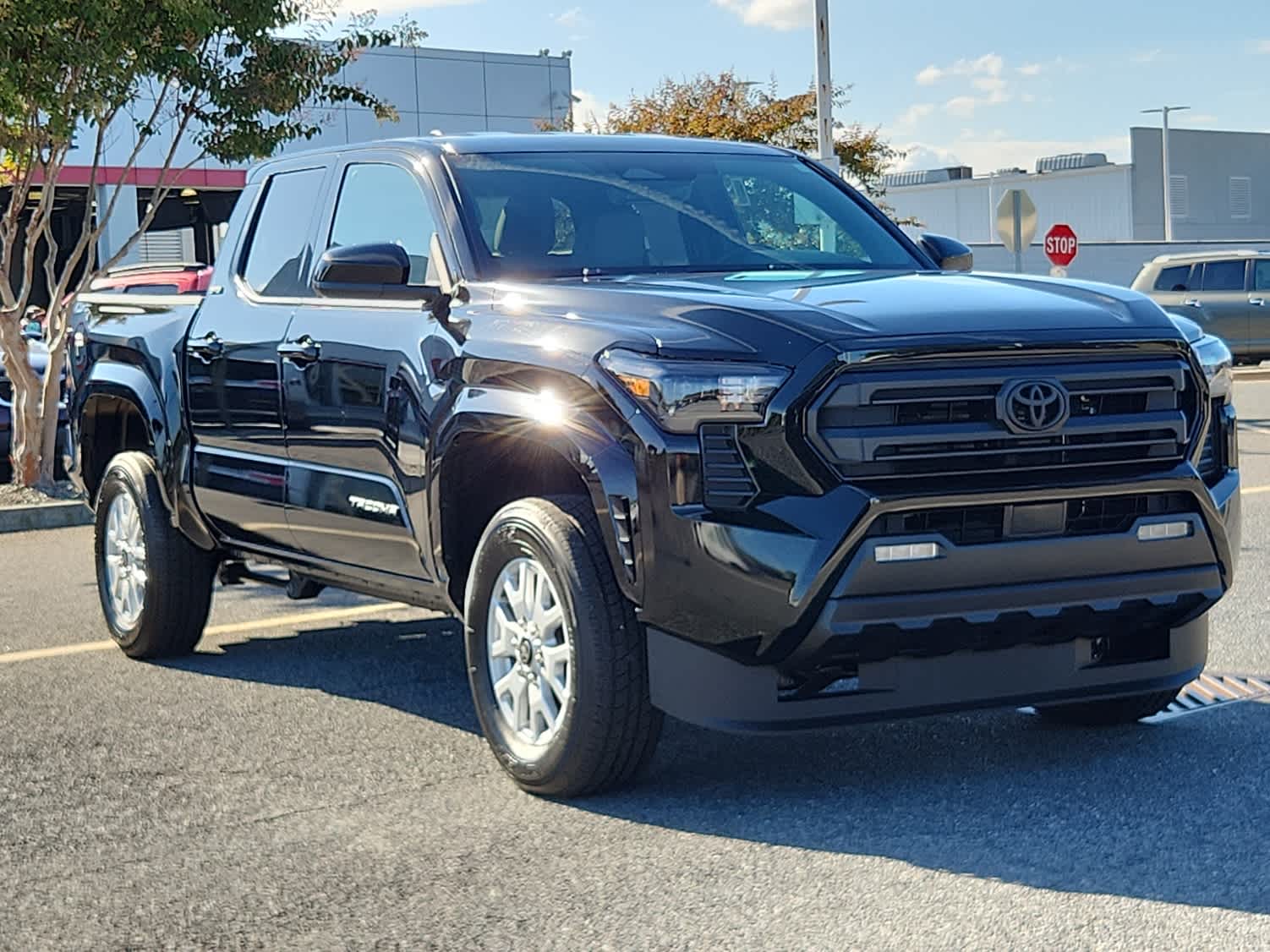 2025 Toyota Tacoma SR5 Double Cab photo 2