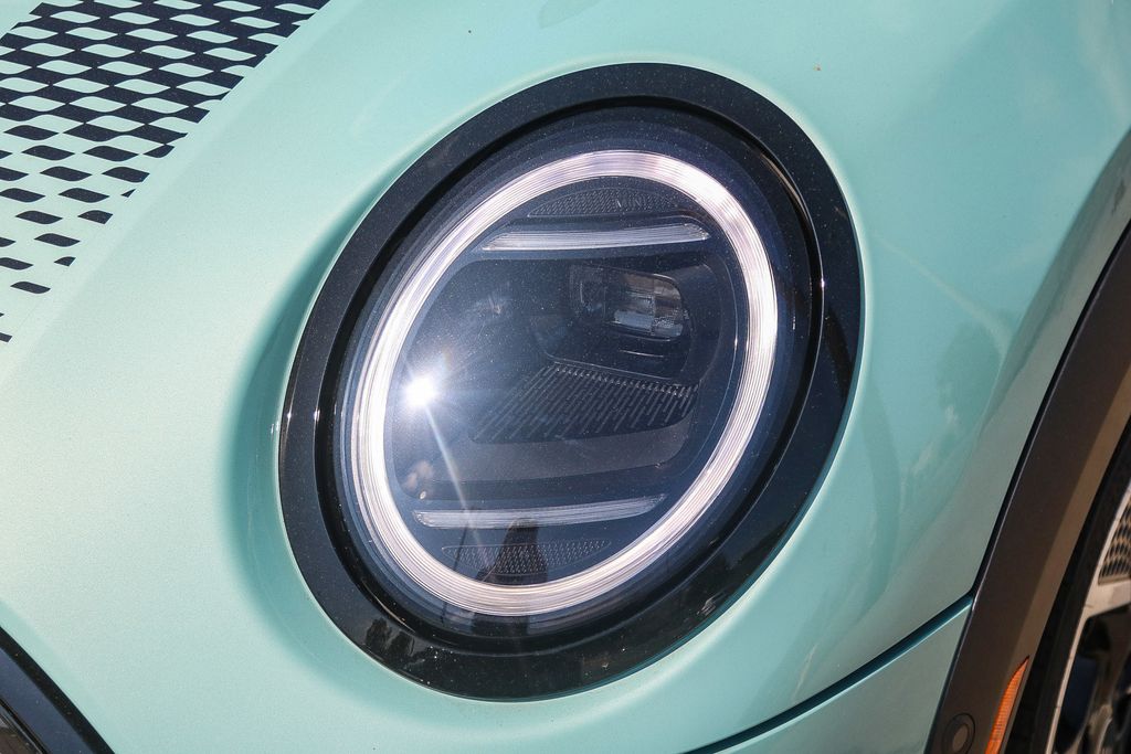 2026 Mini Cooper 2 Door Hardtop S Iconic photo 8