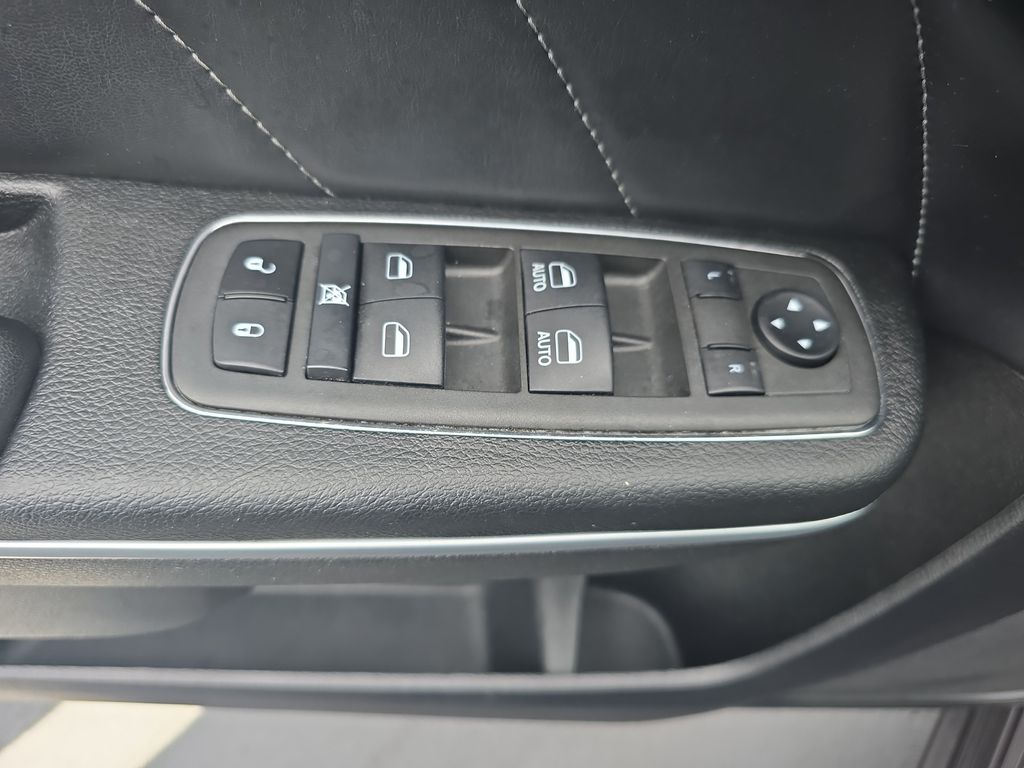 2022 Dodge Charger SXT photo 26