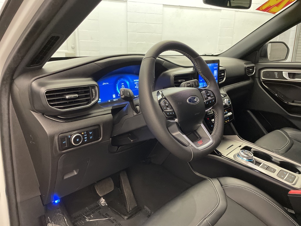 2024 Ford Explorer ST photo 14