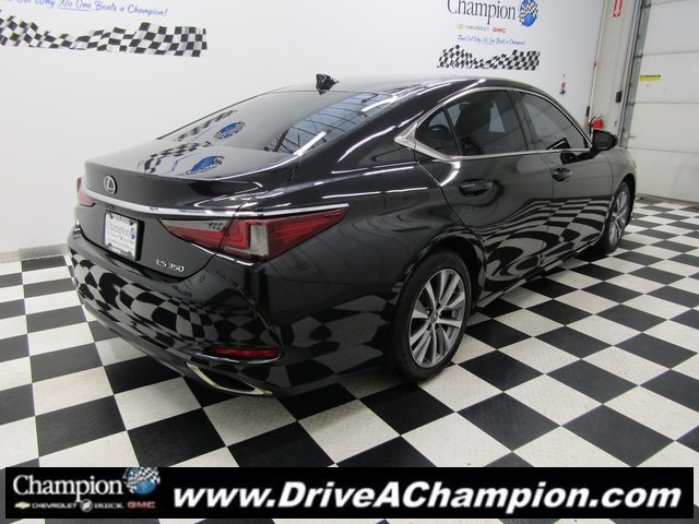 2021 Lexus ES 350 photo 11