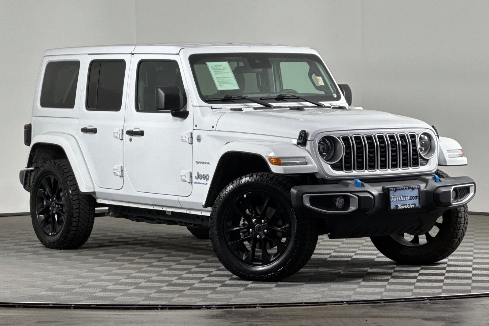 2024 Jeep Wrangler Sahara 4xe photo 2