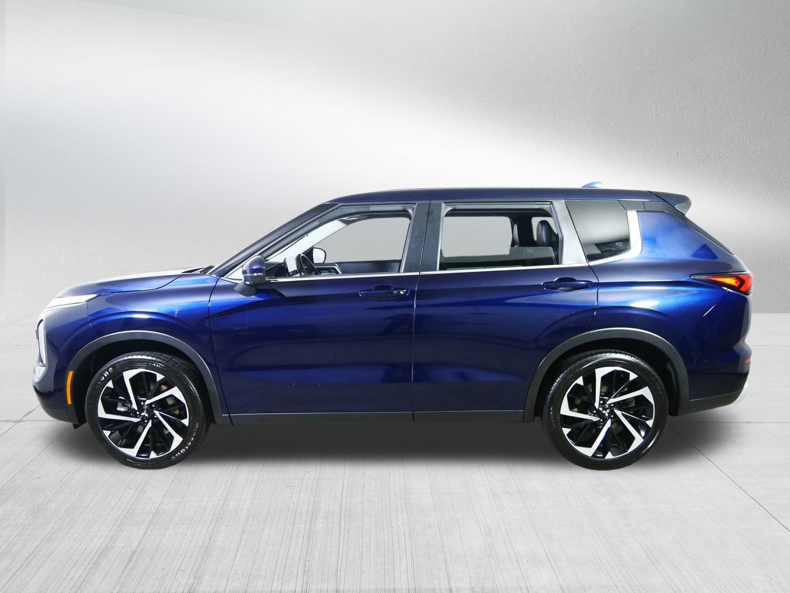 2024 Mitsubishi Outlander SE photo 4