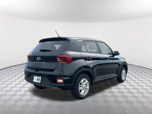 2025 Hyundai Venue SE photo 4