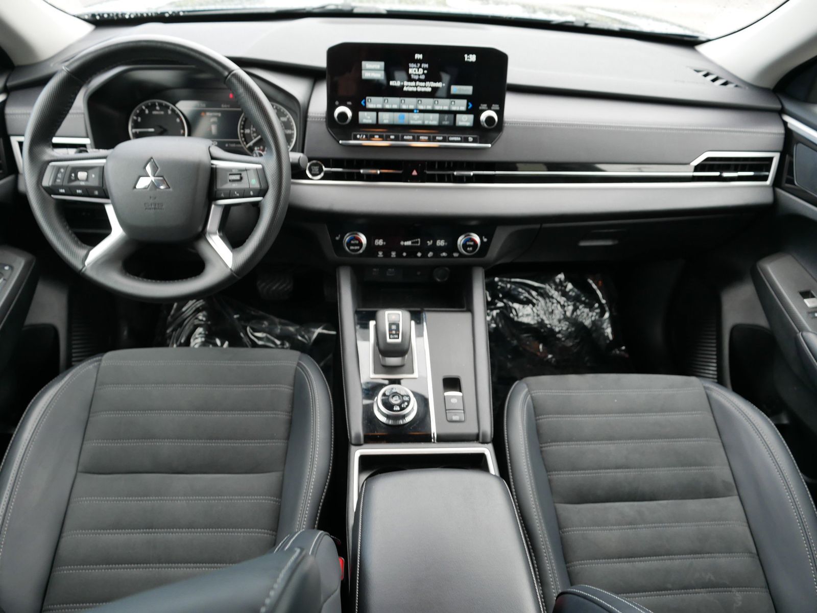 2024 Mitsubishi Outlander SE photo 15