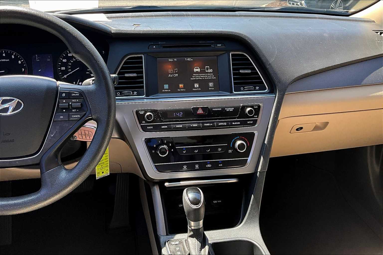 2016 Hyundai Sonata SE photo 6