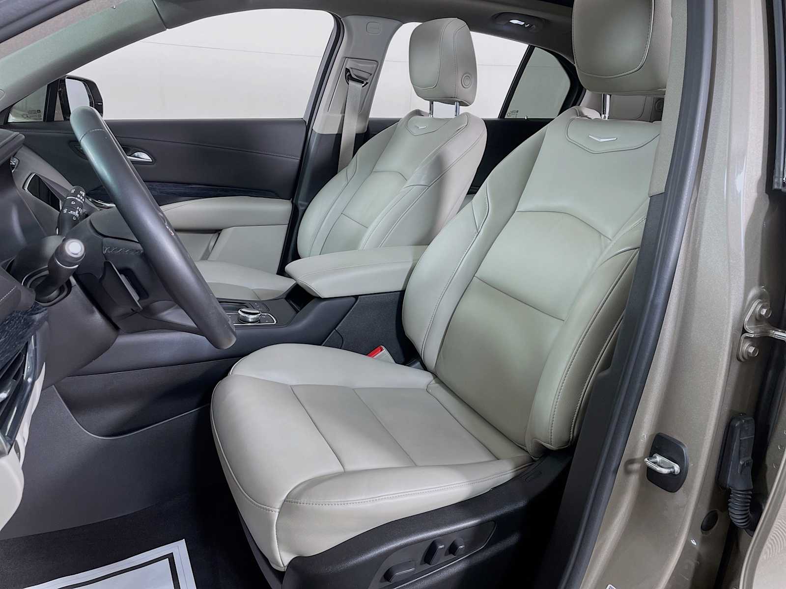 2023 Cadillac XT4 Premium Luxury photo 18