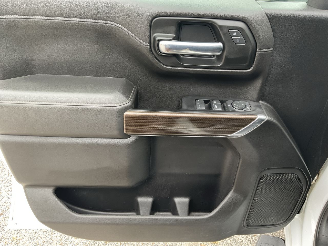 2022 Chevrolet Silverado 1500 RST photo 12
