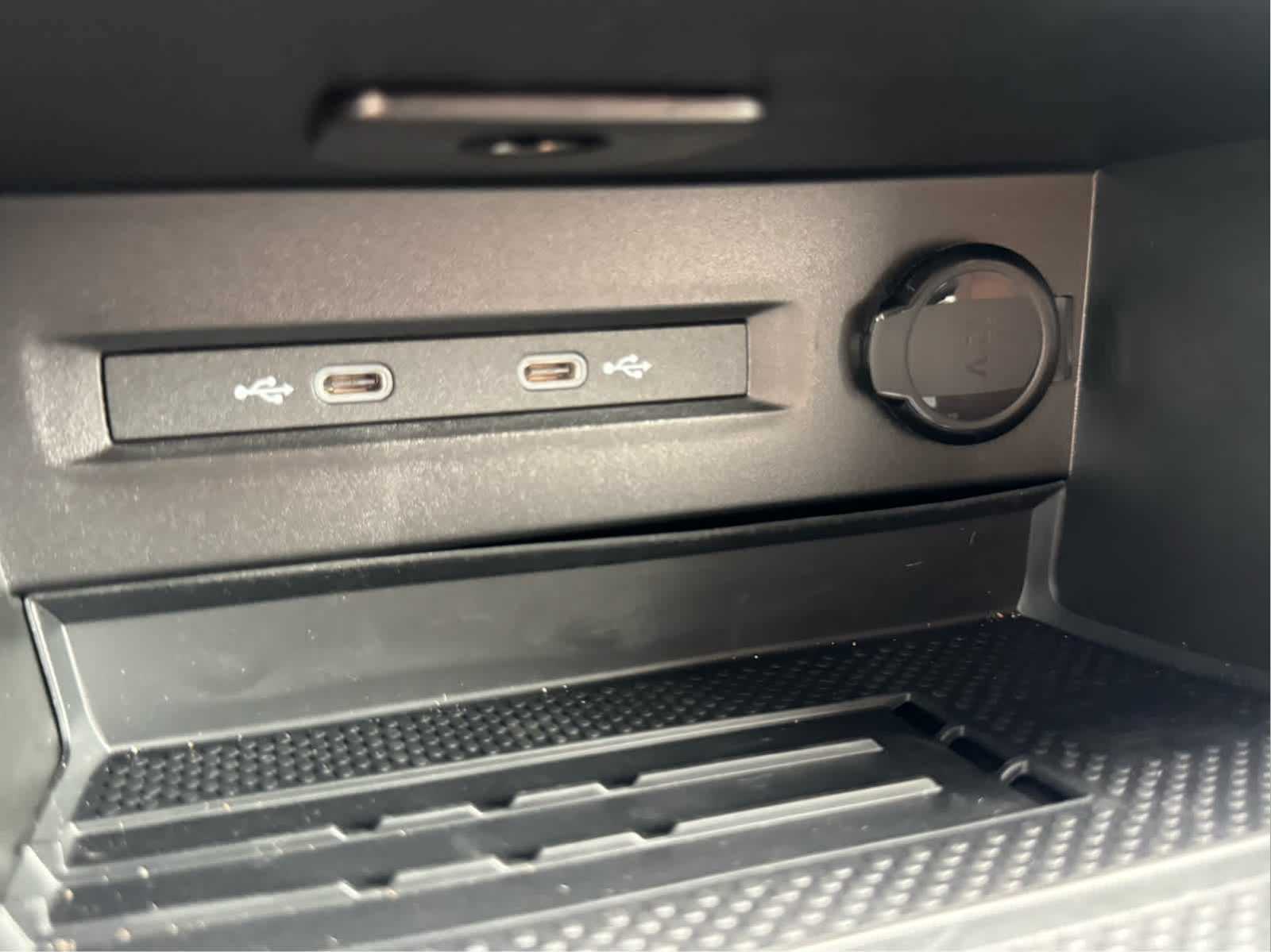 2025 Volkswagen Taos SE photo 22