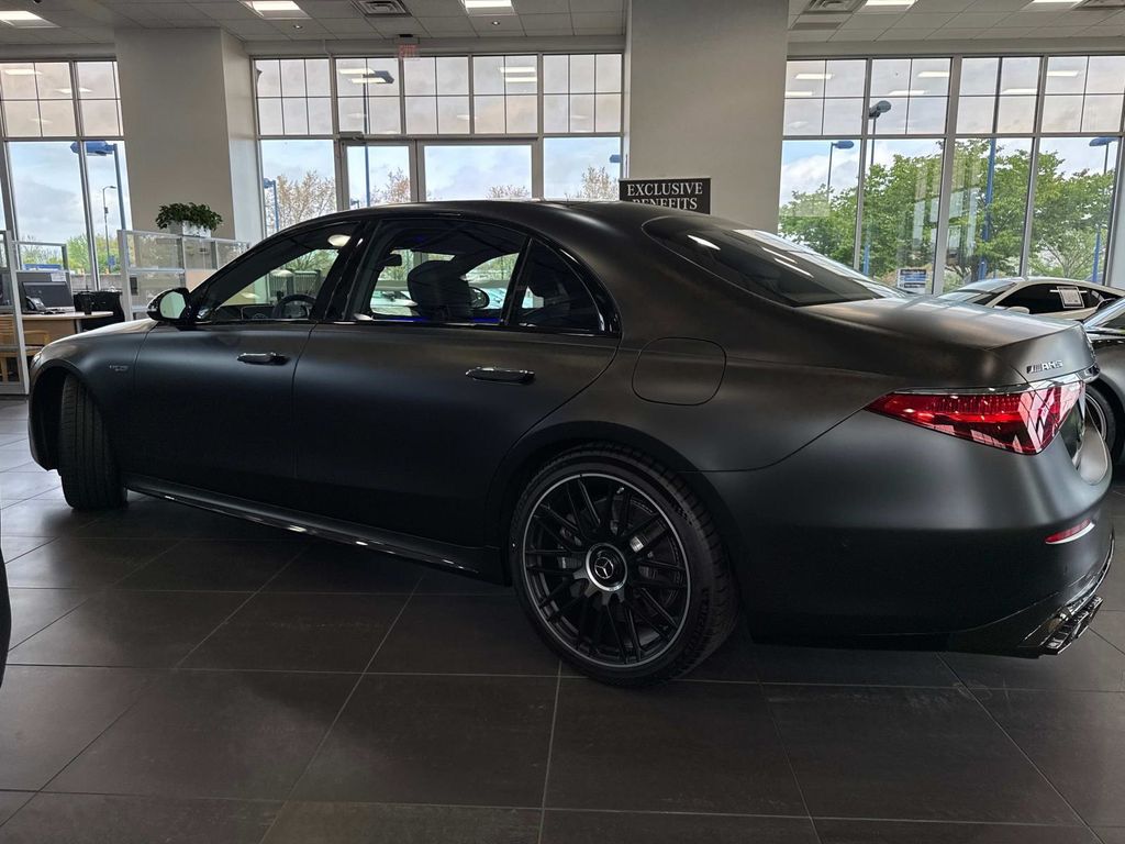 2025 Mercedes Benz S 63 e AMG 4MATIC photo 3