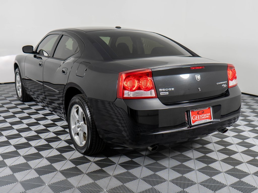 2010 Dodge Charger R/T photo 4