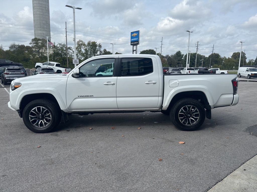 2023 Toyota Tacoma TRD Sport photo 3