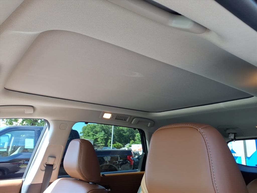 2023 Nissan Pathfinder Platinum photo 23