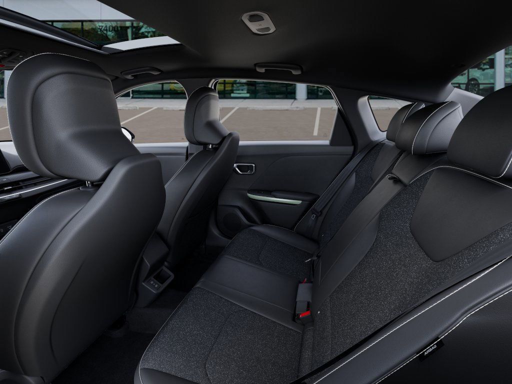 2025 Kia K4 GT-Line photo 17