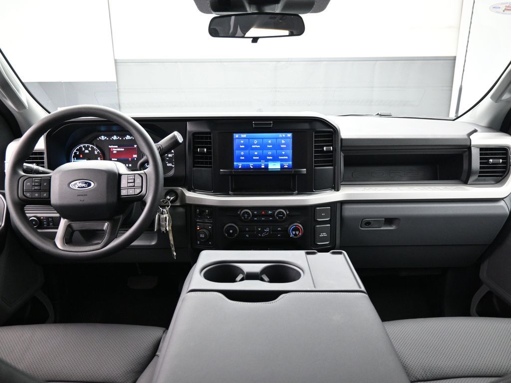 2025 Ford F-250 photo 16