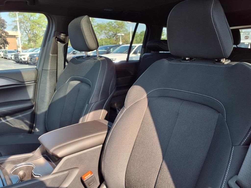 2025 Jeep Grand Cherokee Laredo X photo 10