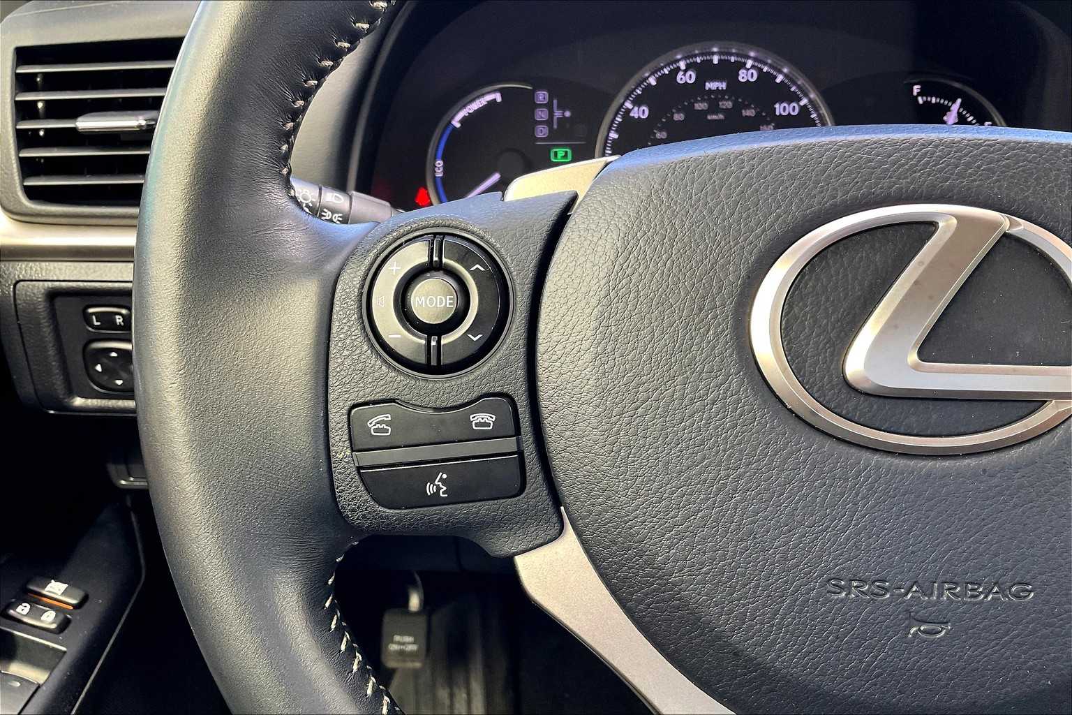 2014 Lexus CT 200h photo 20