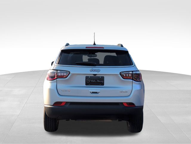 2025 Jeep Compass Latitude photo 4