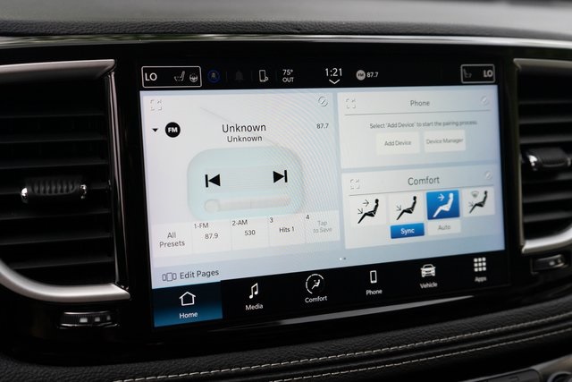 2023 Chrysler Pacifica Hybrid Touring L photo 4