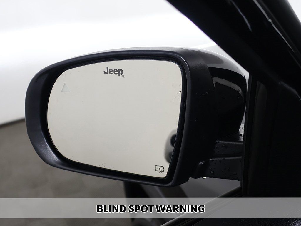 2025 Jeep Compass Latitude photo 3