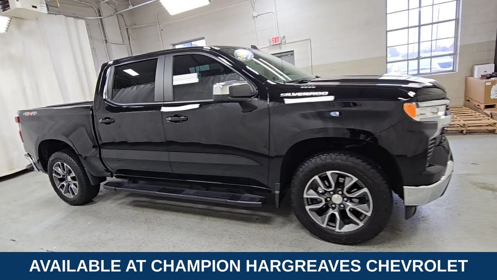 2024 Chevrolet Silverado 1500 LT photo 2