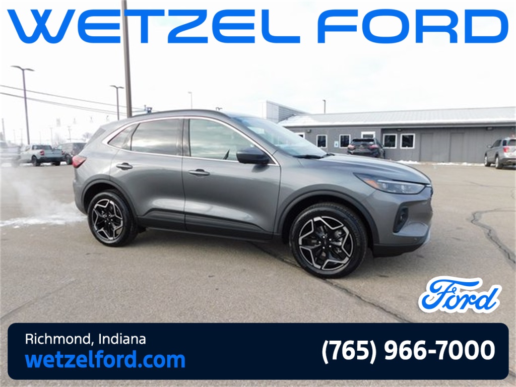 2026 Ford Escape Platinum's photo