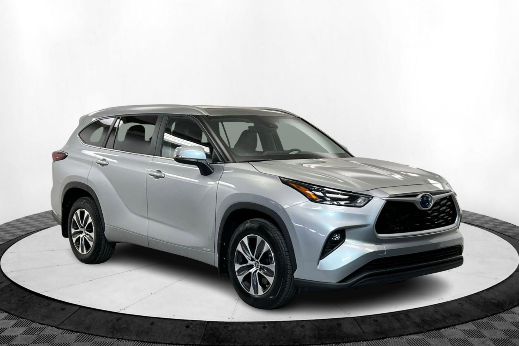 2024 Toyota Highlander Hybrid XLE photo 7