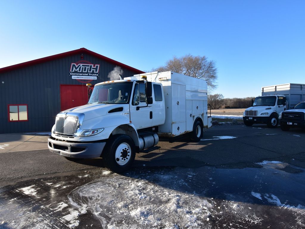 2011 International 4400 DuraStar 4400 photo 3