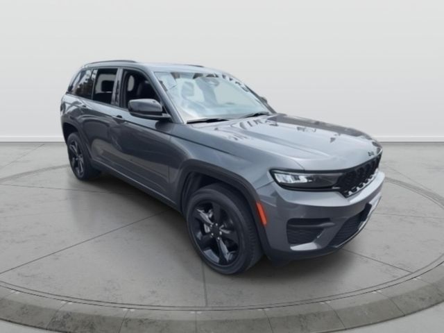 2023 Jeep Grand Cherokee Altitude's photo