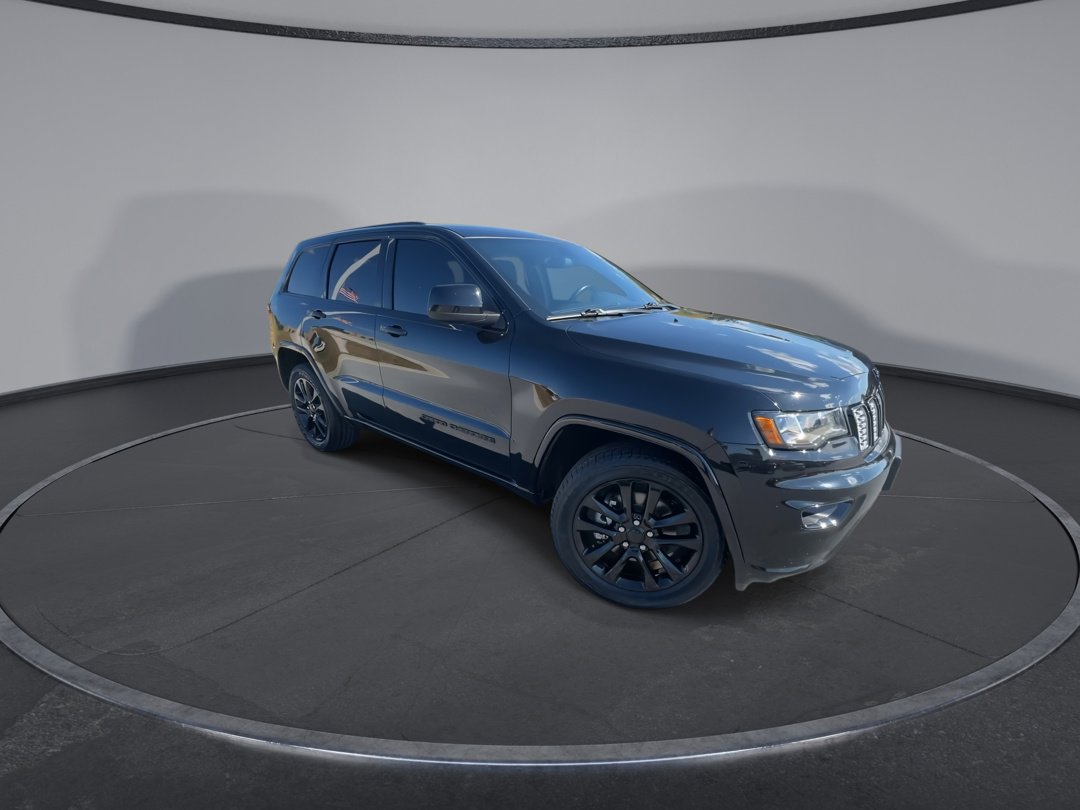 2021 Jeep Grand Cherokee Laredo X photo 2