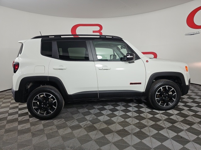 2023 Jeep Renegade Trailhawk photo 8