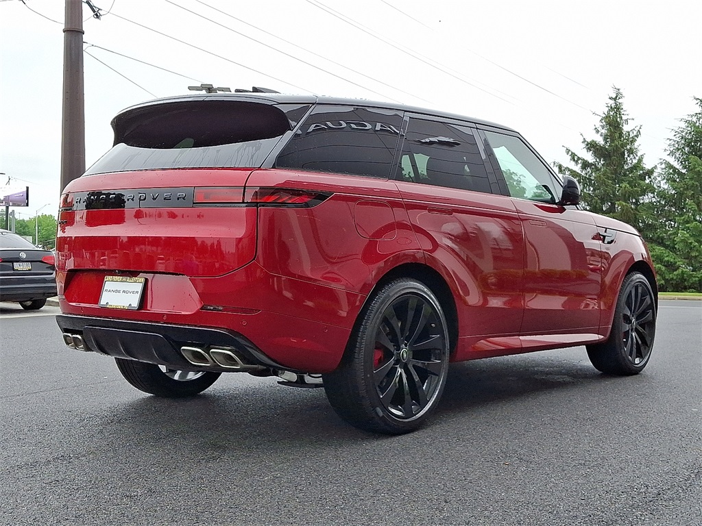 2025 Land Rover Range Rover Sport SE photo 3