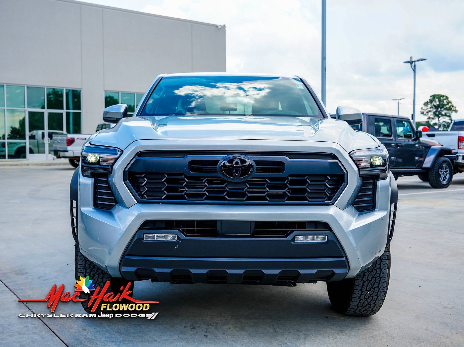 2024 Toyota Tacoma TRD Off-Road photo 3