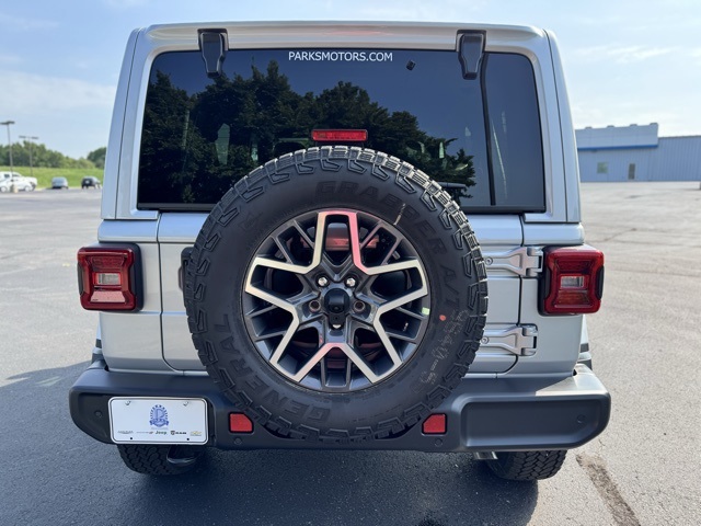 2024 Jeep Wrangler Sahara photo 6