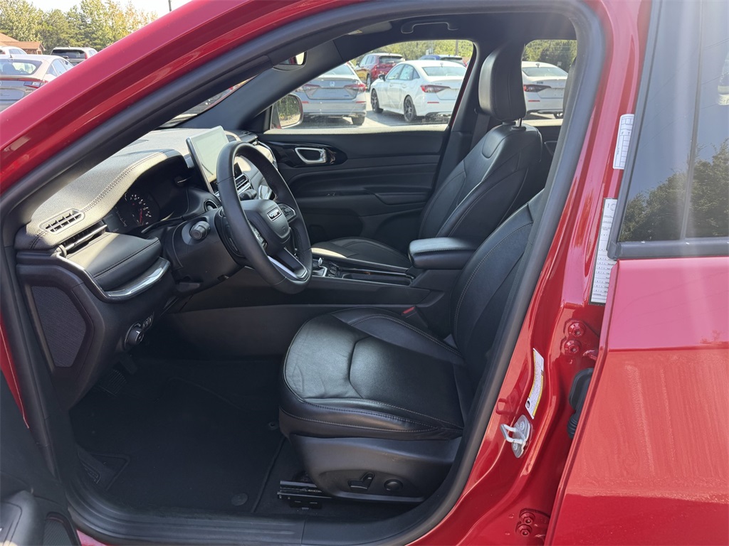 2023 Jeep Compass Limited Red Edition photo 17