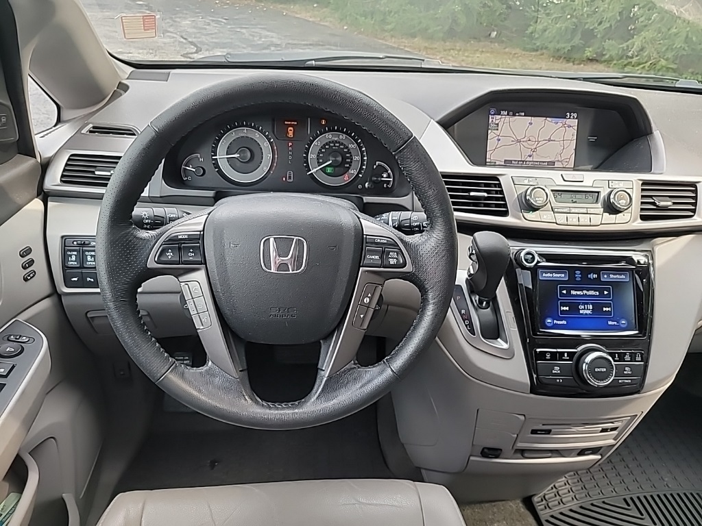 2015 Honda Odyssey Touring Elite photo 6