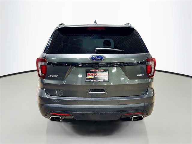 2017 Ford Explorer Sport photo 2