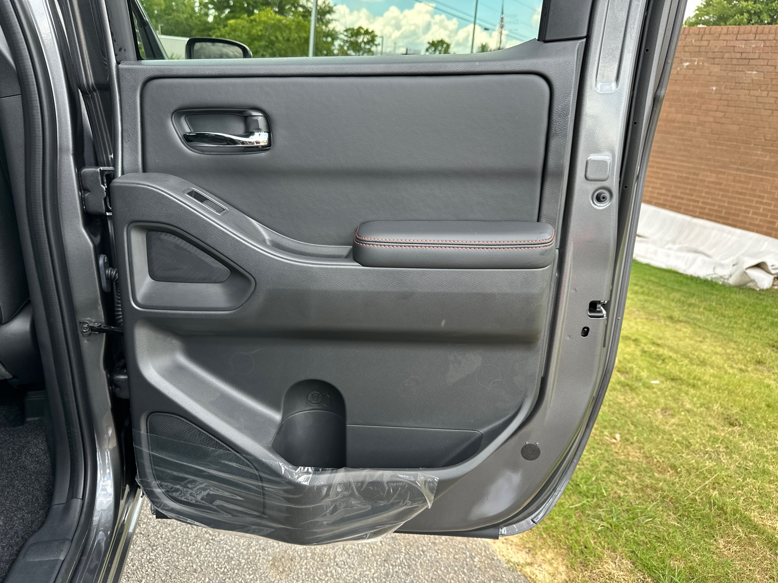 2025 Nissan Frontier PRO-4X photo 16