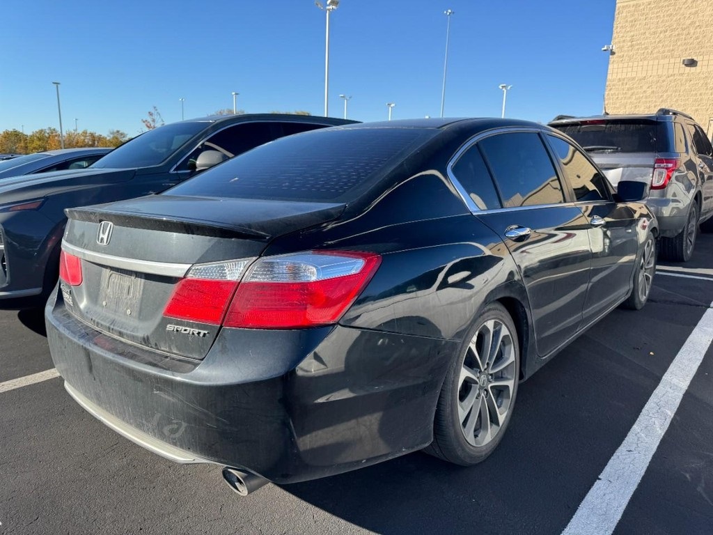 2015 Honda Accord Sport photo 2